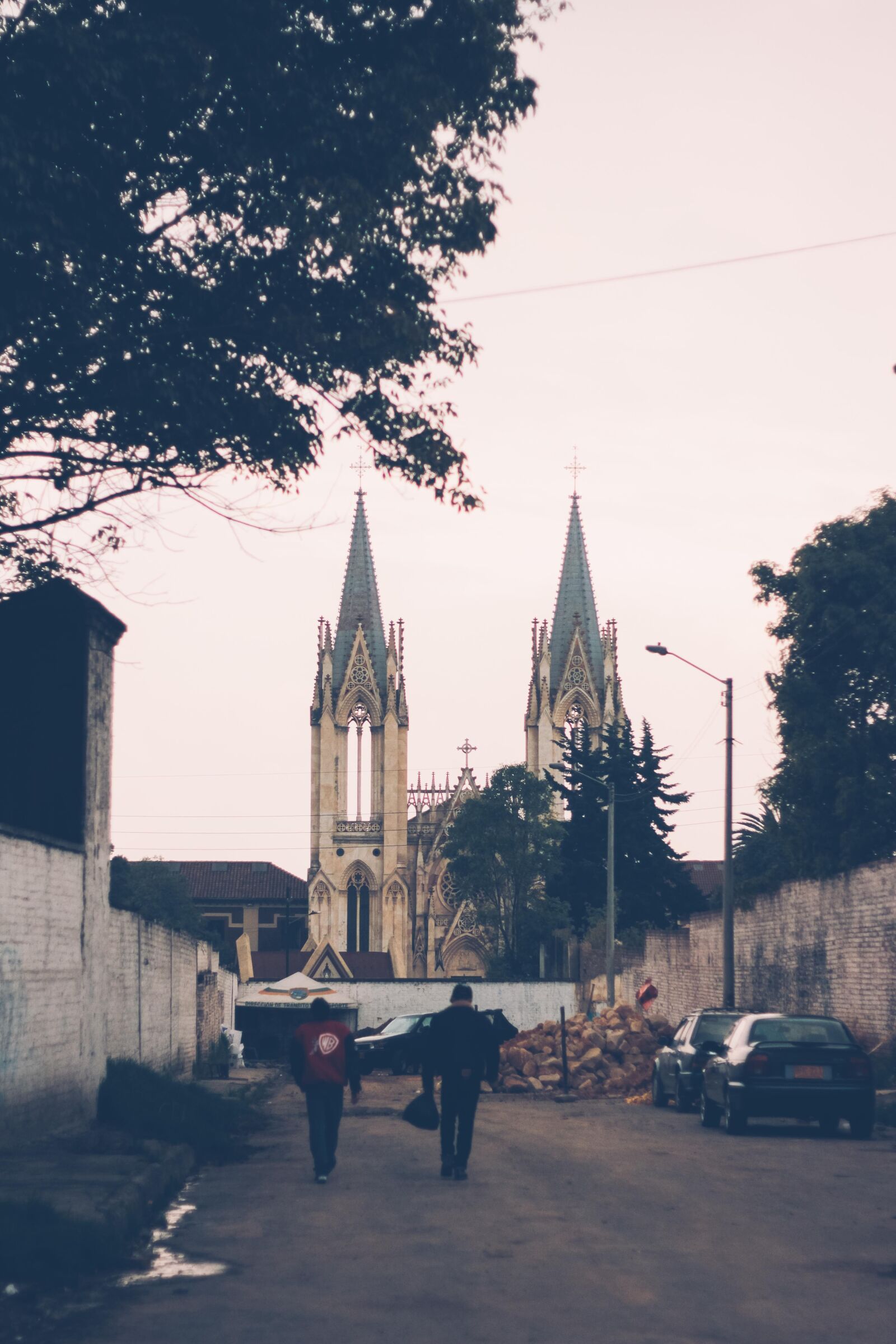 Canon EOS 60D + Canon EF 50mm F1.8 II sample photo. Church, gray, love, nostalgia photography