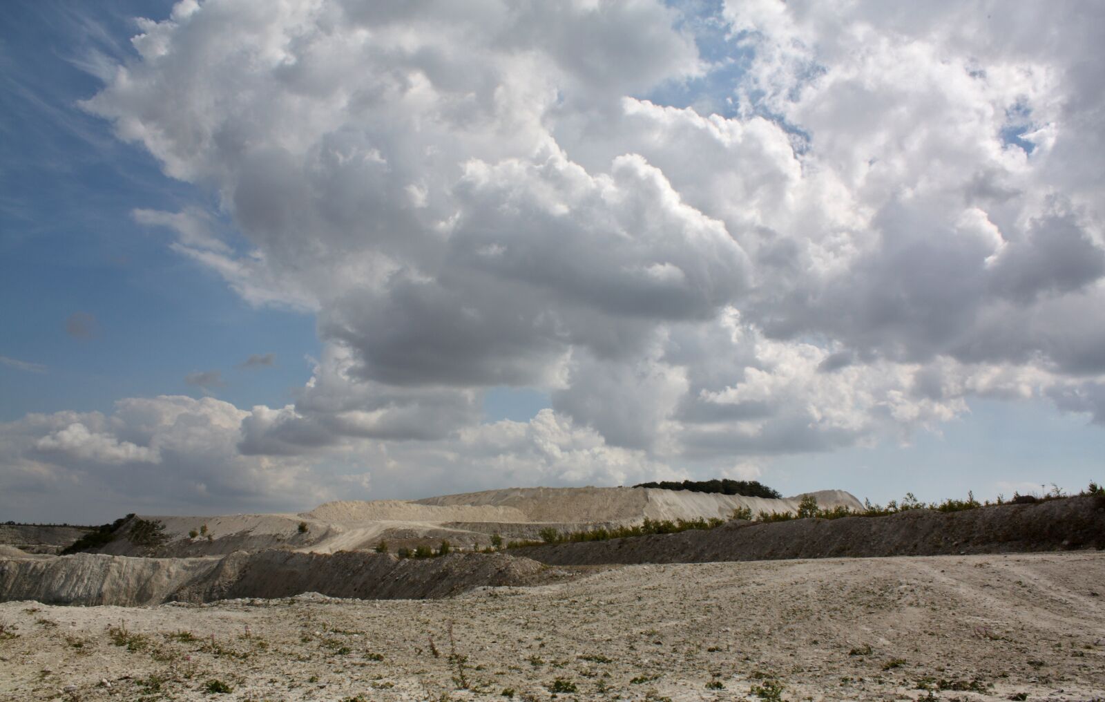 Canon EOS 450D (EOS Rebel XSi / EOS Kiss X2) sample photo. Clouds, formations, fax photography