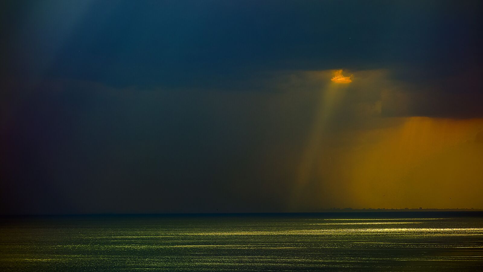 Sony Cyber-shot DSC-RX100 sample photo. Odessa, before the rain photography