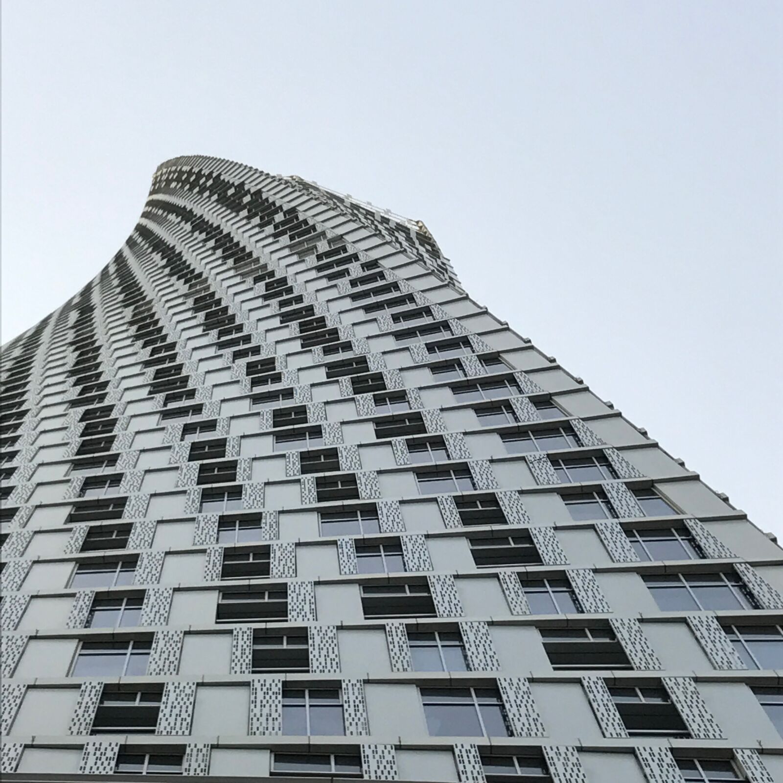 Apple iPhone 7 sample photo. Dubai marina, cayak tower photography
