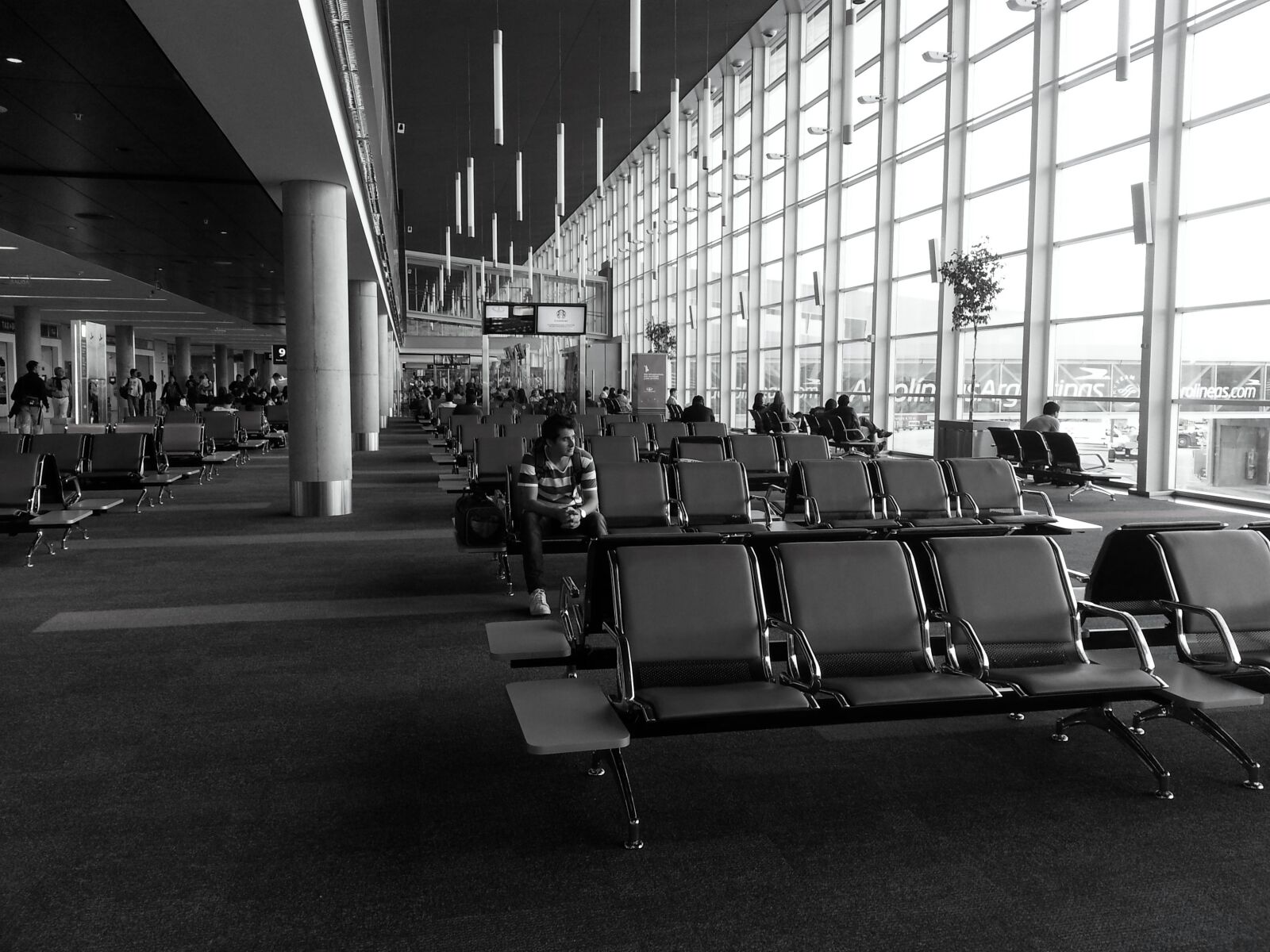 Samsung Galaxy S3 sample photo. Airport, thinking, travel photography