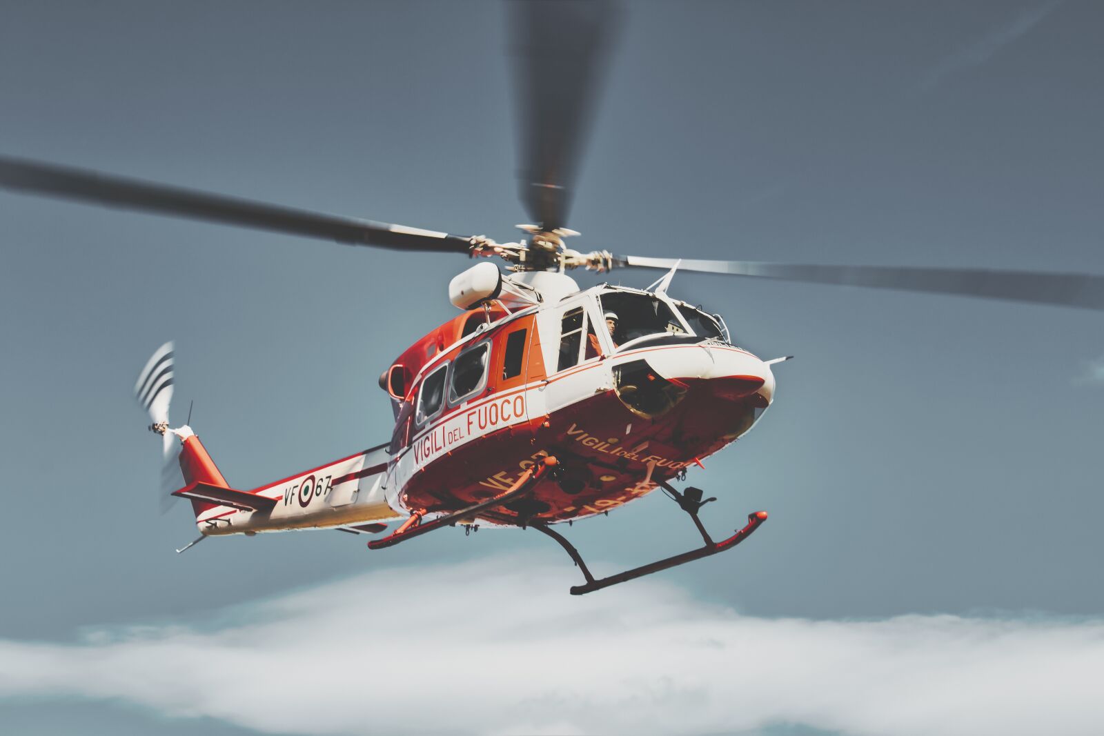 Canon EF-S 55-250mm F4-5.6 IS STM sample photo. Helicopter, aircraft, transport photography