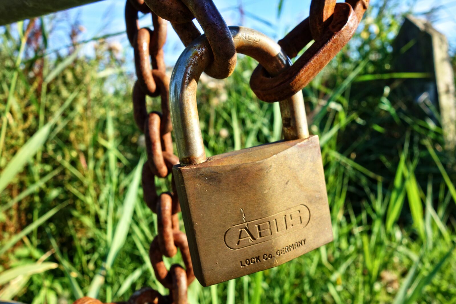 Sony Cyber-shot DSC-RX100 sample photo. Lock, padlock, chain photography