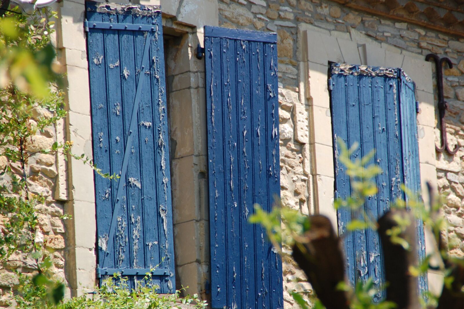 Nikon D40 sample photo. Shutters open, window, house photography