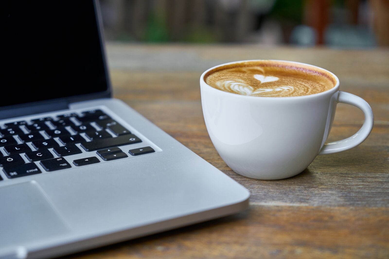 Sony a7R II sample photo. Computer, laptop, table photography
