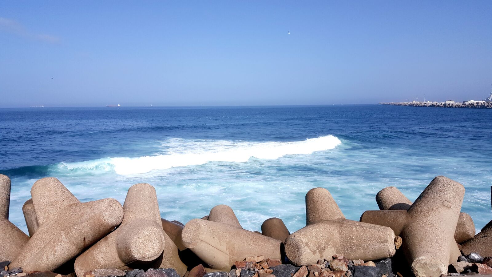 Samsung Galaxy Note5 sample photo. Sea, port, sky photography