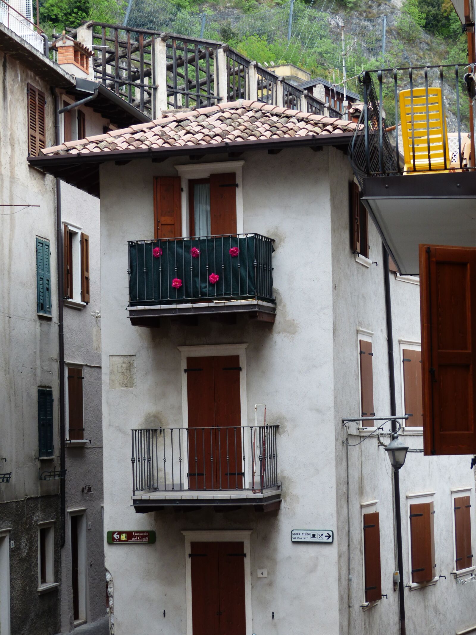 Panasonic Lumix DMC-FZ200 sample photo. Limone sul garda, residence photography