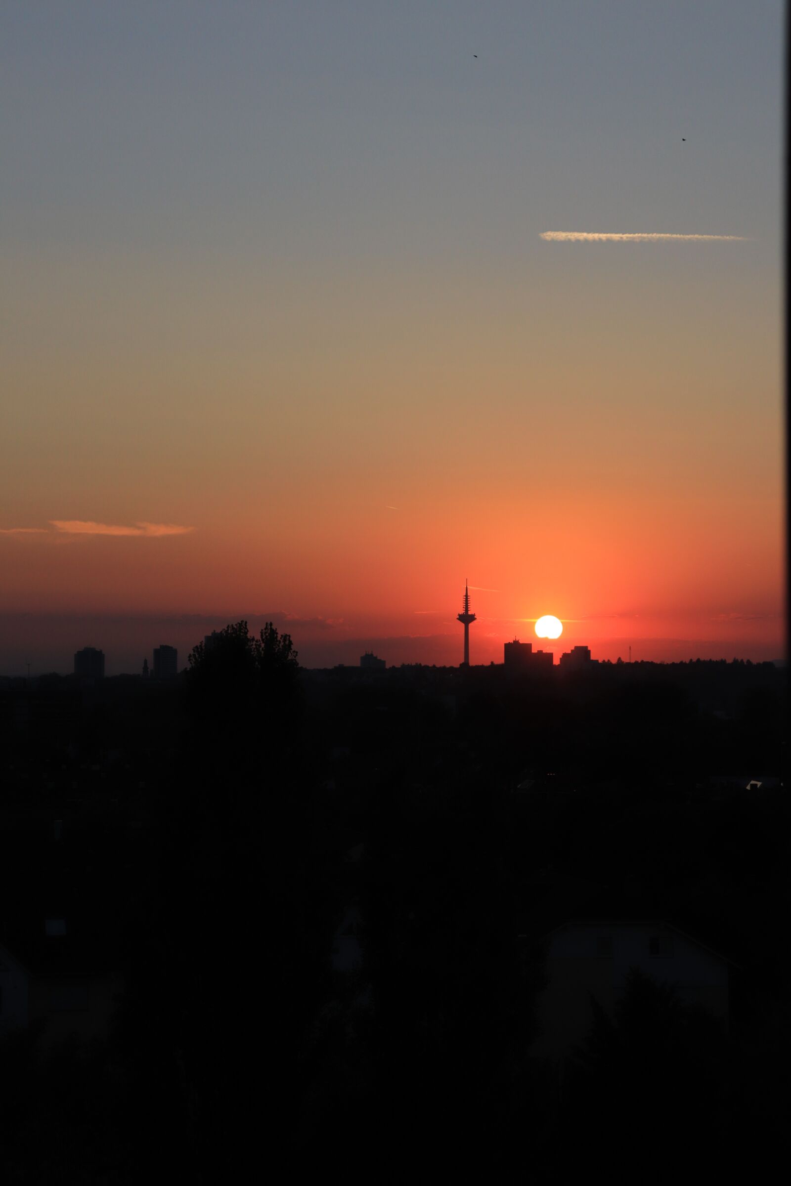 Canon EF-S 18-55mm F4-5.6 IS STM sample photo. Frankfurt, sun, sunset photography