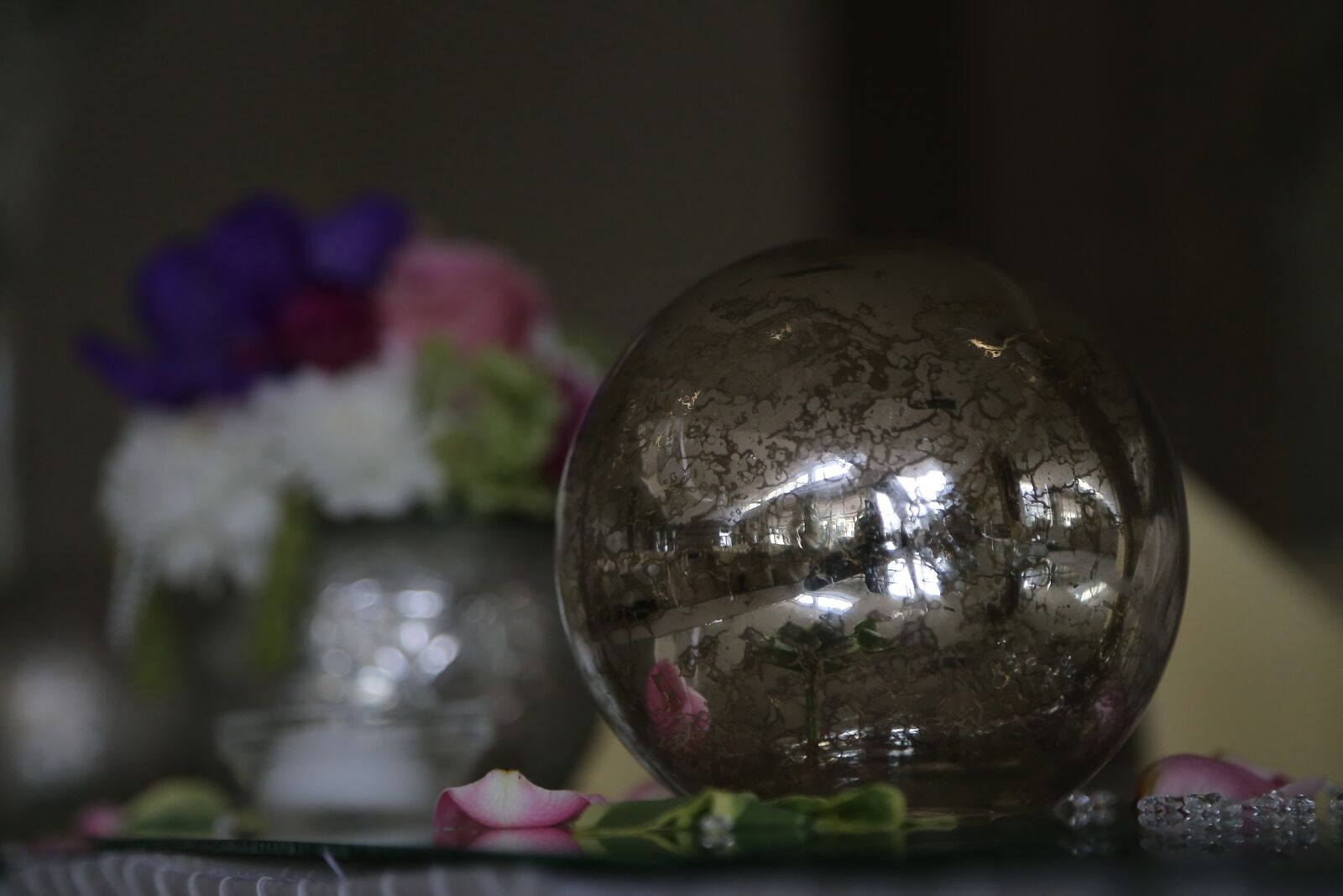 Canon EF 24-105mm F4L IS USM sample photo. Round, crystal, sphere, reflection photography