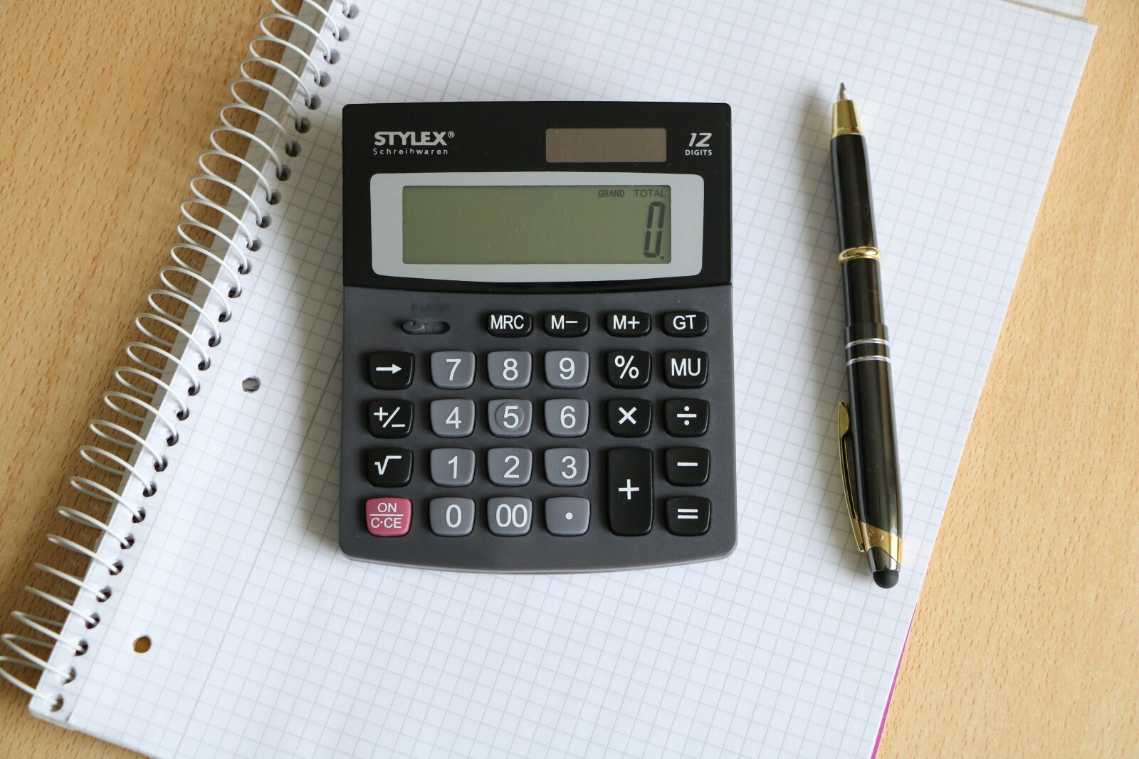 Canon EOS 760D (EOS Rebel T6s / EOS 8000D) sample photo. Calculator, pen, block photography
