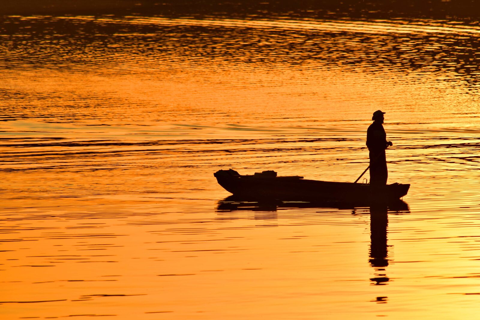 Nikon D5500 sample photo. Backlight, darkness, evening, fisherman photography