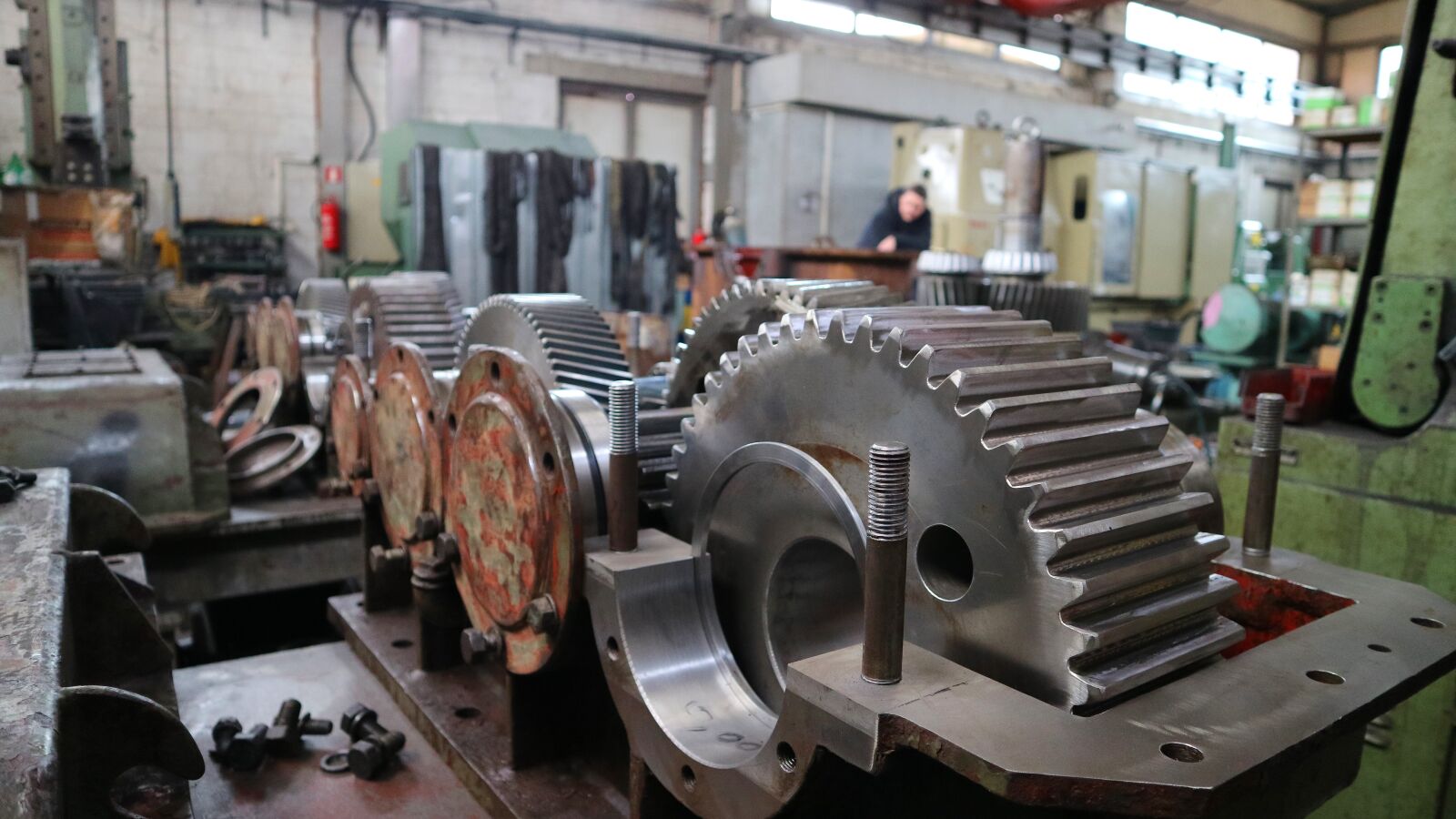 Canon EOS M3 + Canon EF-M 15-45mm F3.5-6.3 IS STM sample photo. Grinder, industry, steel photography