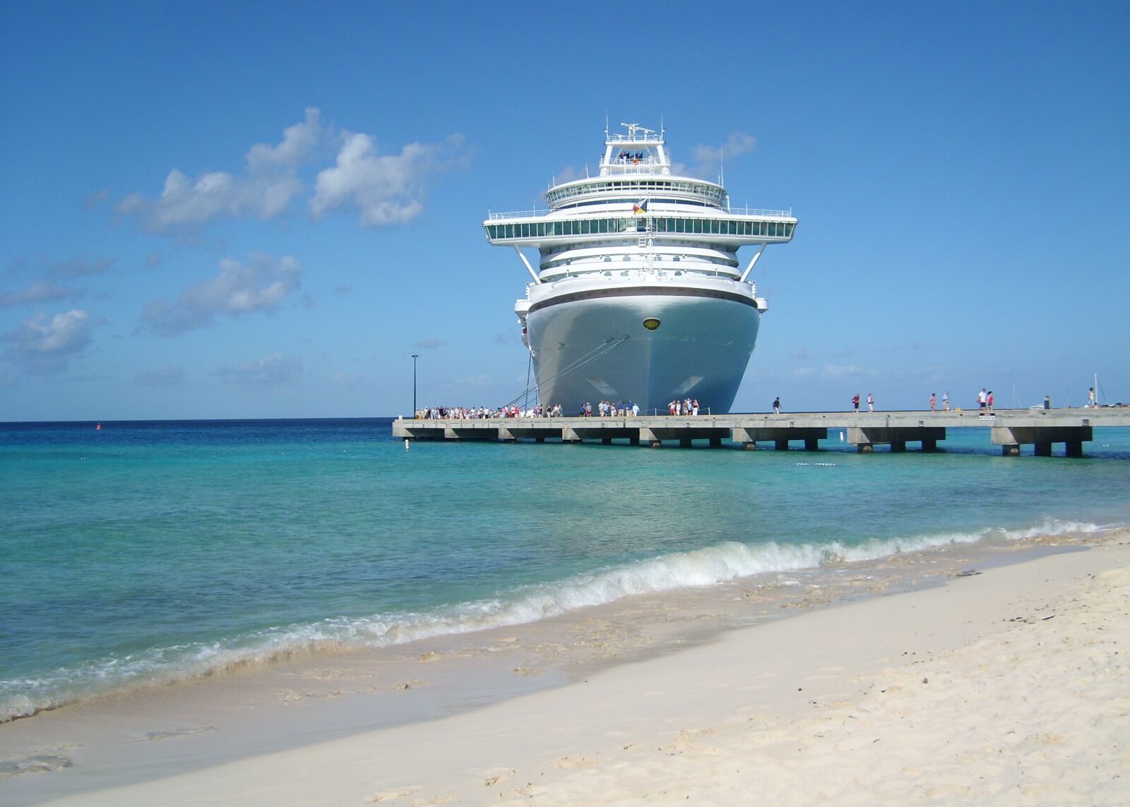Samsung L700 sample photo. Ship, cruise, cruise ship photography