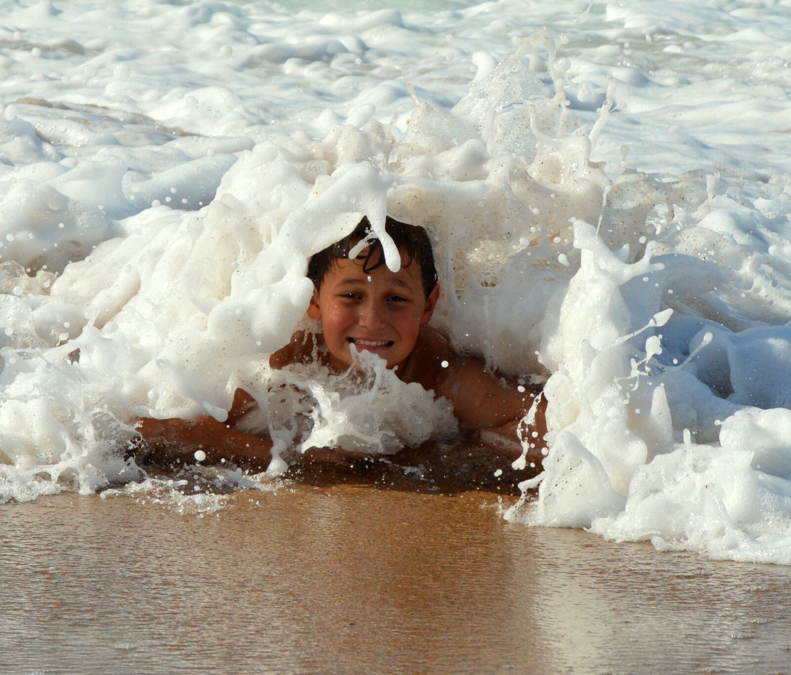 Nikon D3200 sample photo. Water, people, wet photography