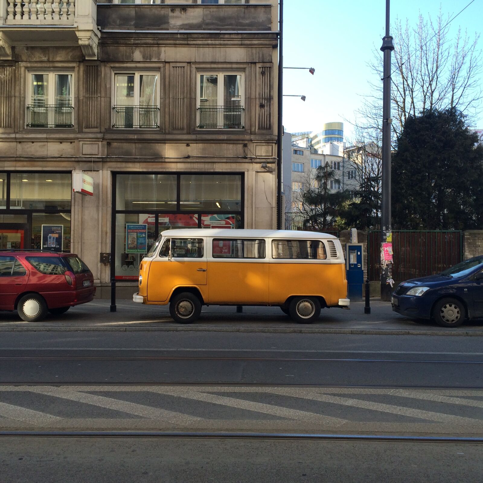 iPhone 5s back camera 4.15mm f/2.2 sample photo. Cucumber, bus, yellow photography