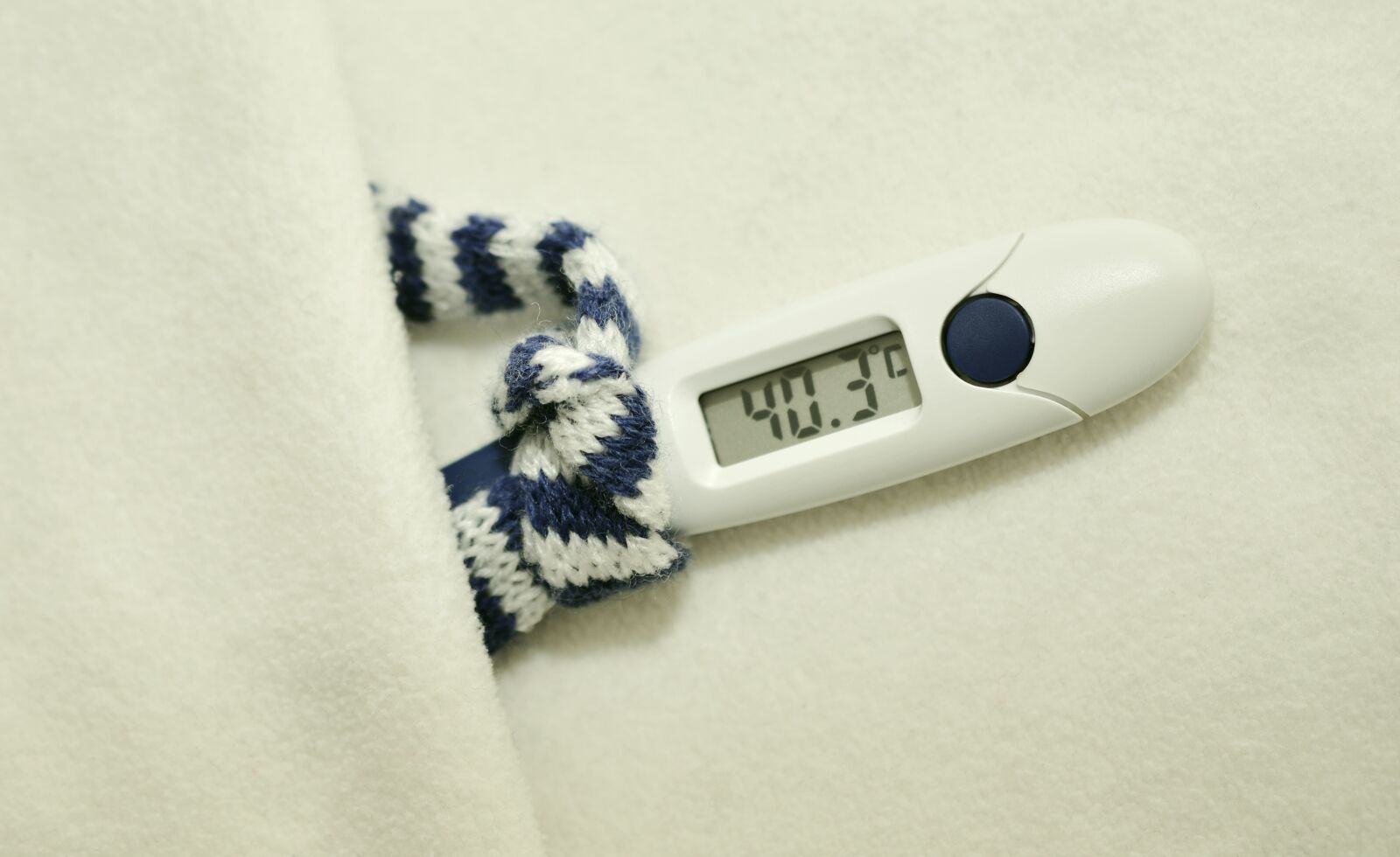 Nikon D5200 sample photo. Fever, fever thermometer, temperature photography