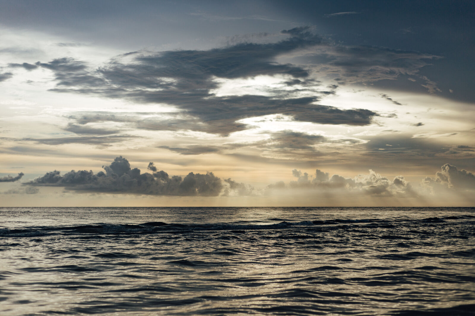 Canon EOS 6D + Canon EF 50mm F1.8 STM sample photo. Beach, clouds, dark, dawn photography