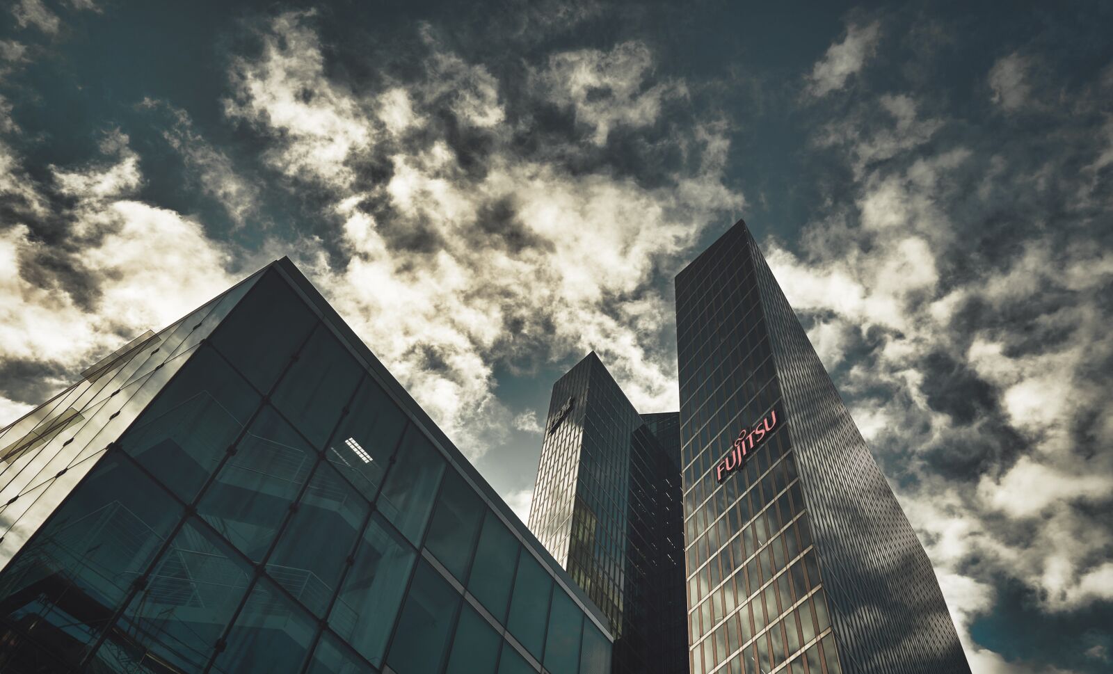 Sony a6300 + Sigma 16mm F1.4 DC DN | C sample photo. Clouds, sky, mood photography