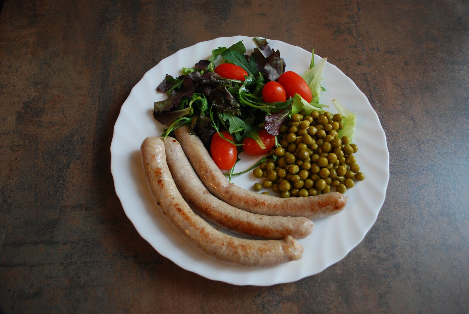 Nikon D60 sample photo. Isolated, meal, sausage photography
