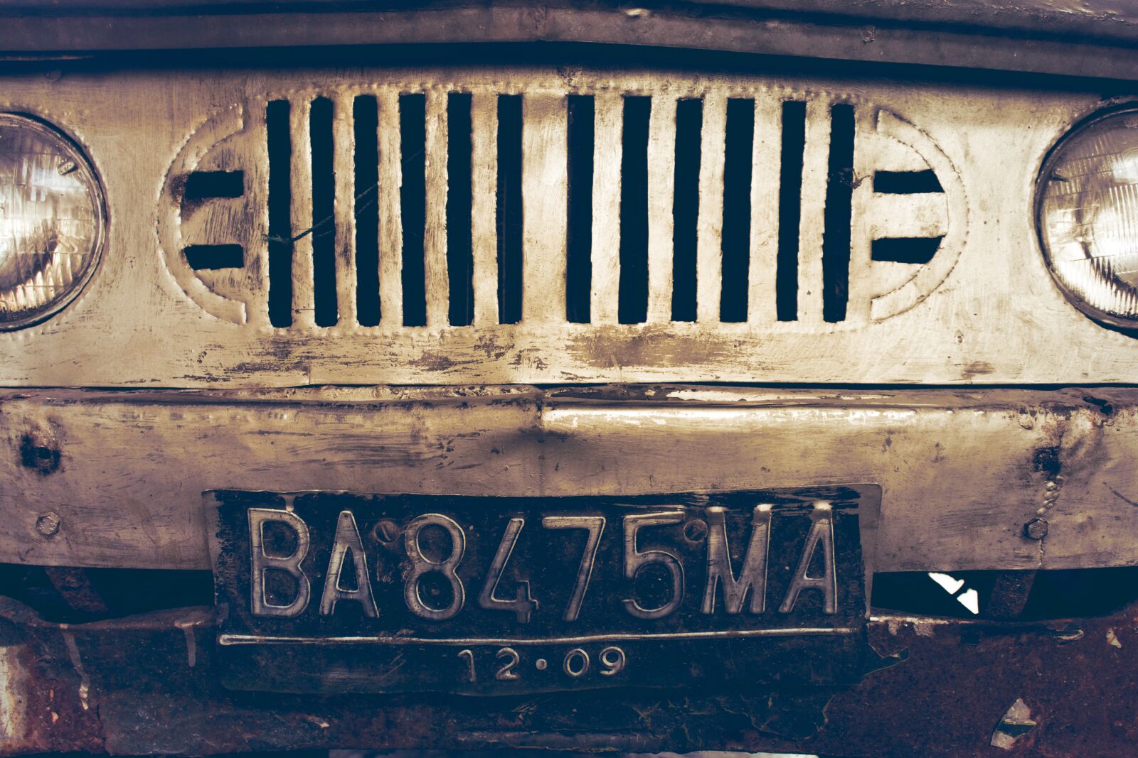 Canon EOS 700D (EOS Rebel T5i / EOS Kiss X7i) sample photo. Old car, vintage, retro photography