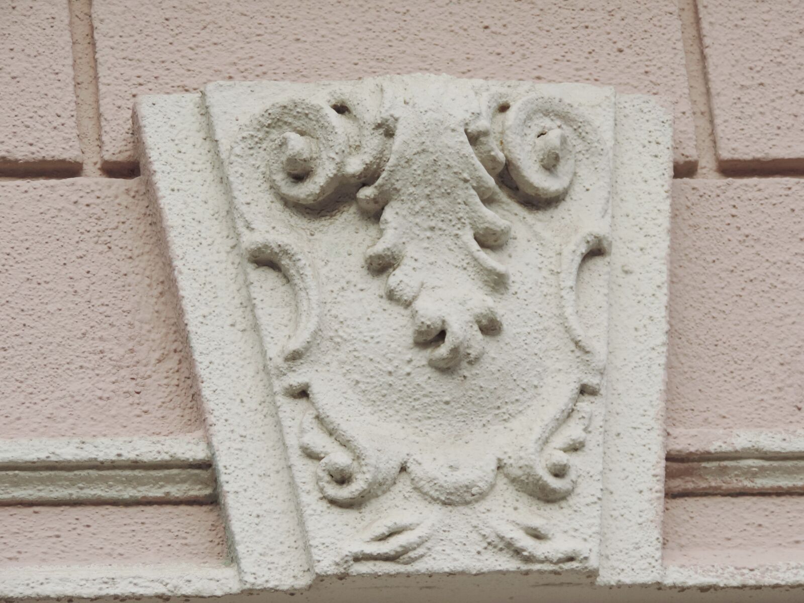 Nikon Coolpix P520 sample photo. Architecture, texture, stone, old photography