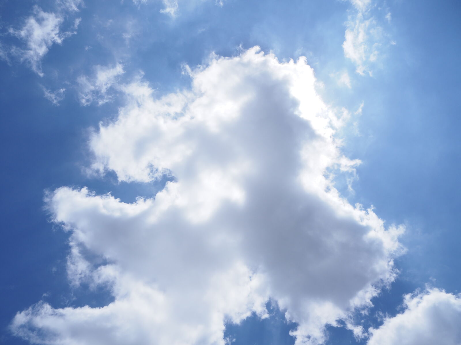 Olympus OM-D E-M10 II sample photo. Blue, blue, sky, clouds photography