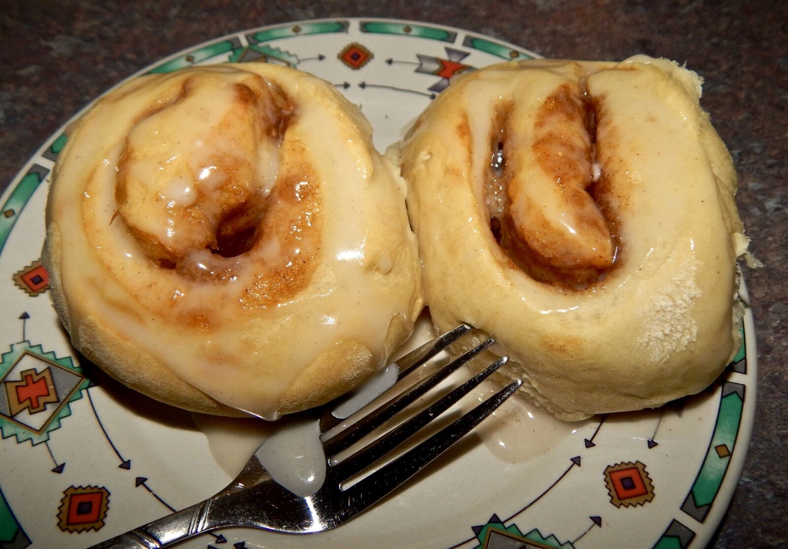 Nikon Coolpix L820 sample photo. Cinnamon roll, homemade, pastry photography