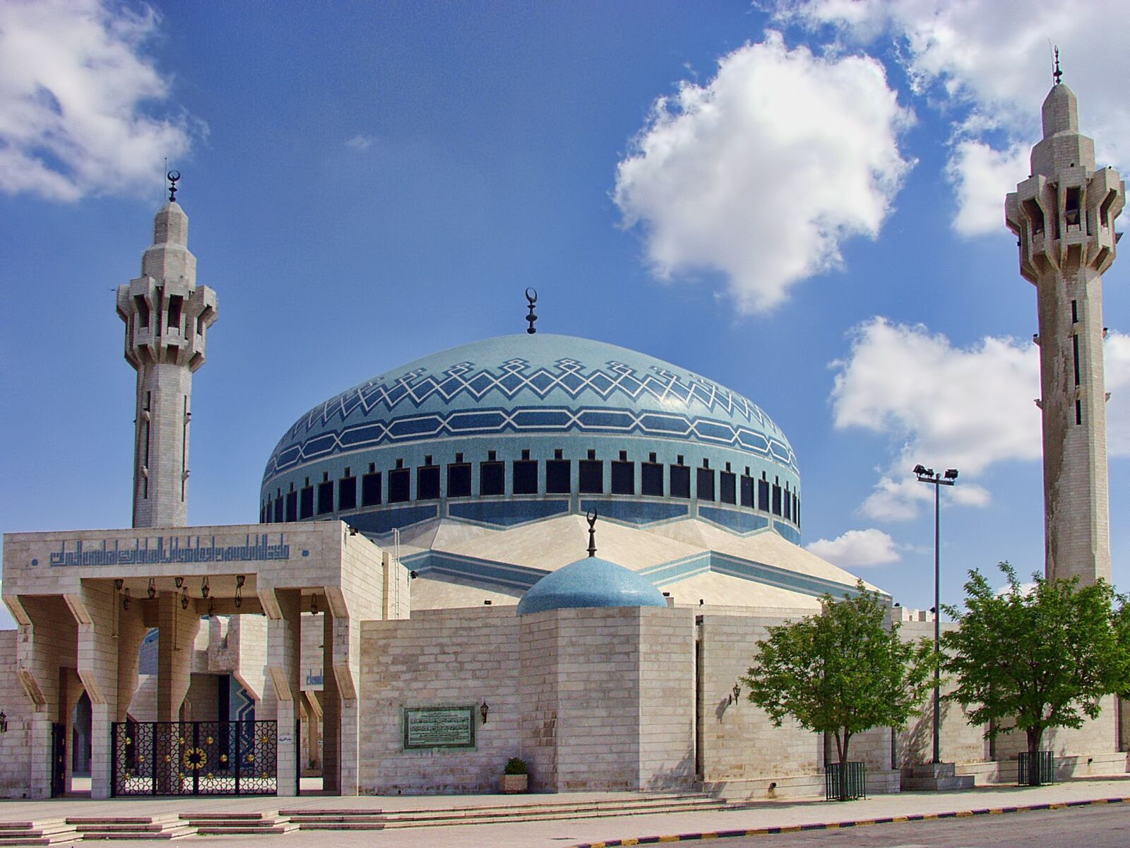 Olympus E-10 sample photo. Amman, jordan, blue mosque photography