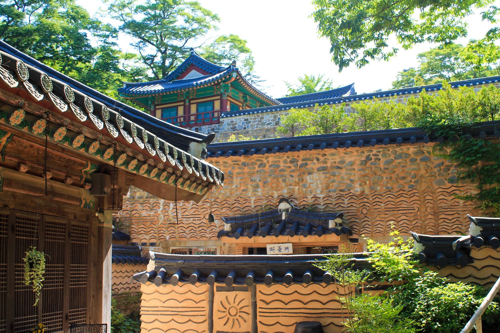 Canon EOS 1100D (EOS Rebel T3 / EOS Kiss X50) sample photo. Castle, korean, traditional photography