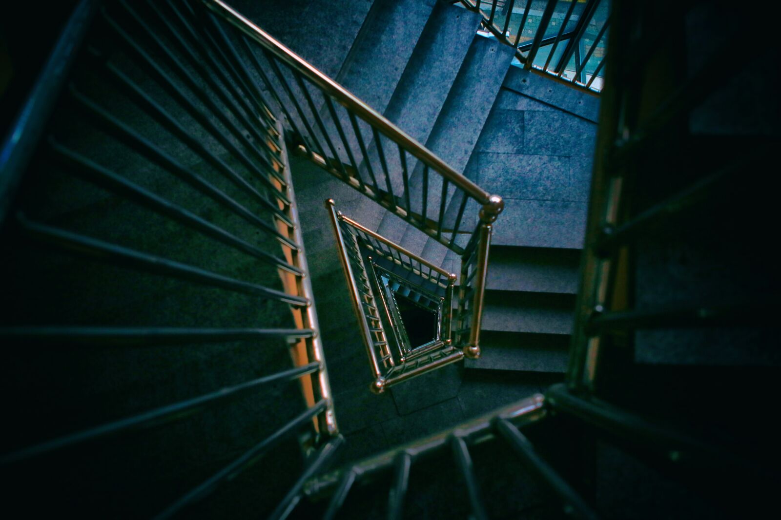 Canon EF 24-70mm F2.8L USM sample photo. Stairs, the company applied photography