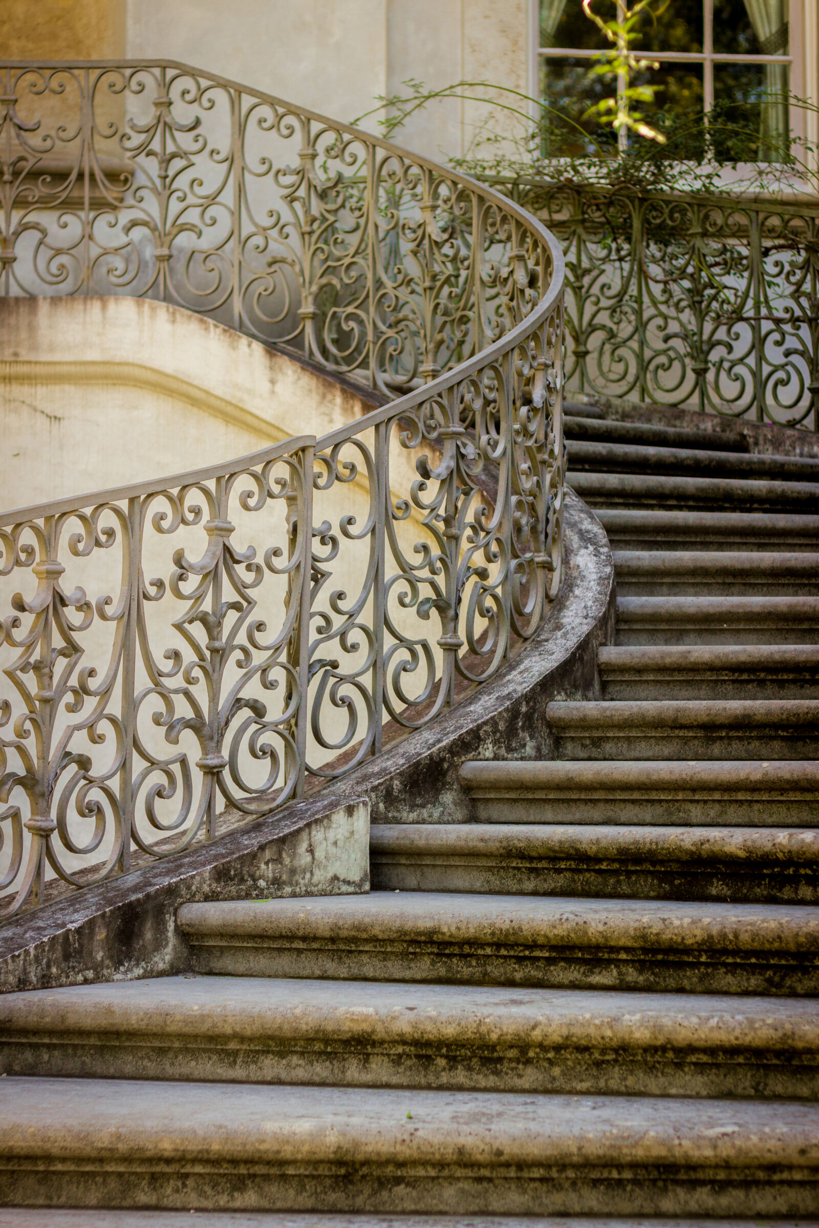 Canon EF 50mm F1.8 II sample photo. Antique, cement, curved, staircase photography