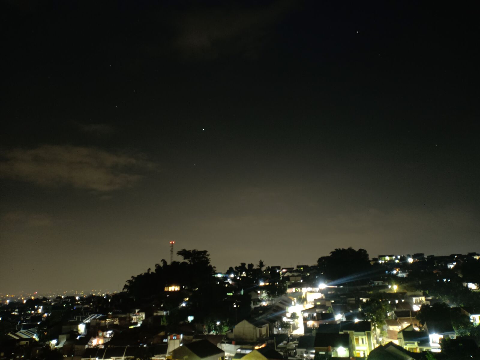 OPPO F7 sample photo. Night, city, star photography