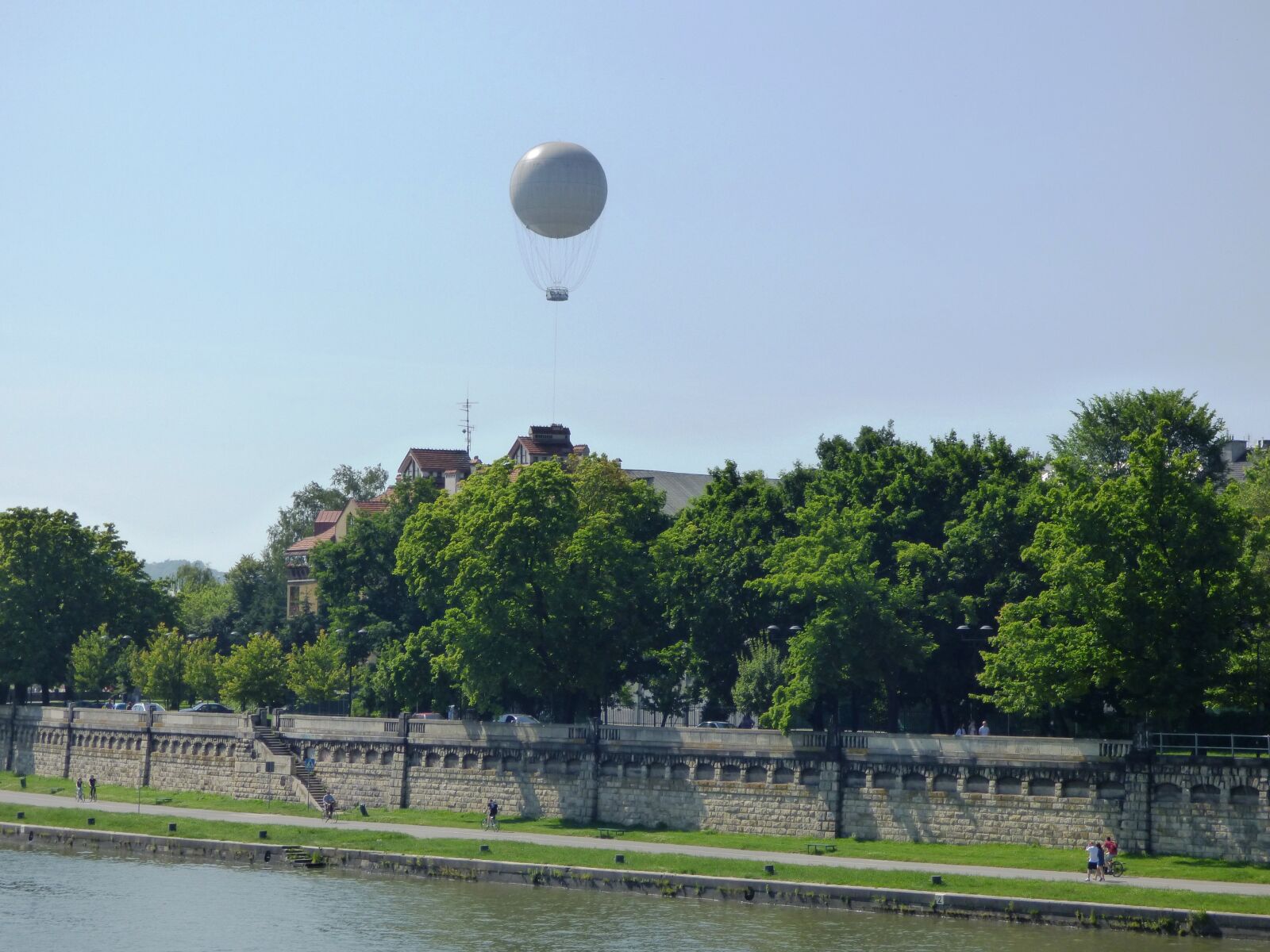 Panasonic DMC-FZ72 sample photo. Balloon, hot air balloon photography
