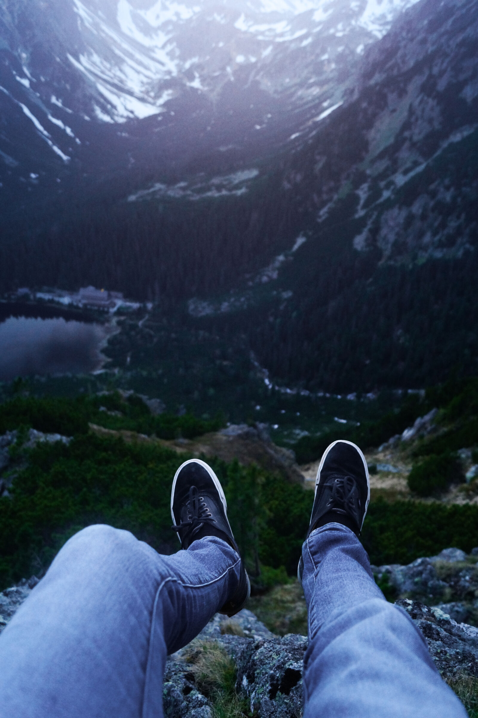 Sony DT 18-55mm F3.5-5.6 SAM II sample photo. Mountains, sunset, hiking, lake photography