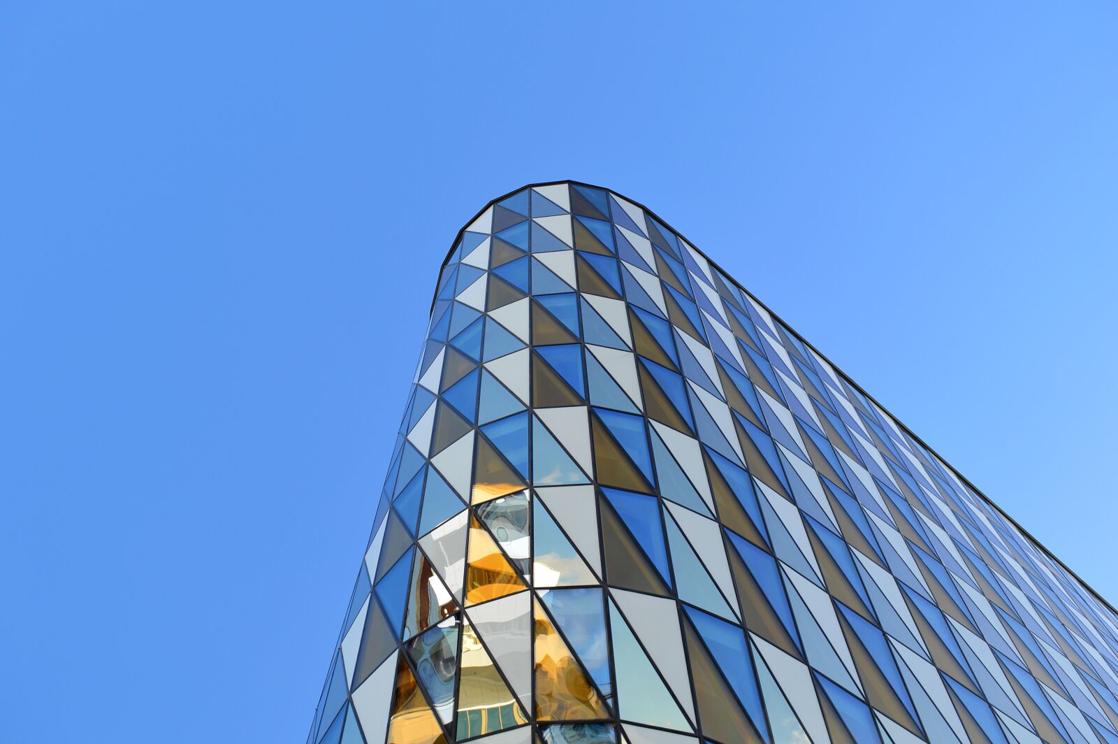 Nikon D3200 sample photo. Reflection, sky, steel, facade photography