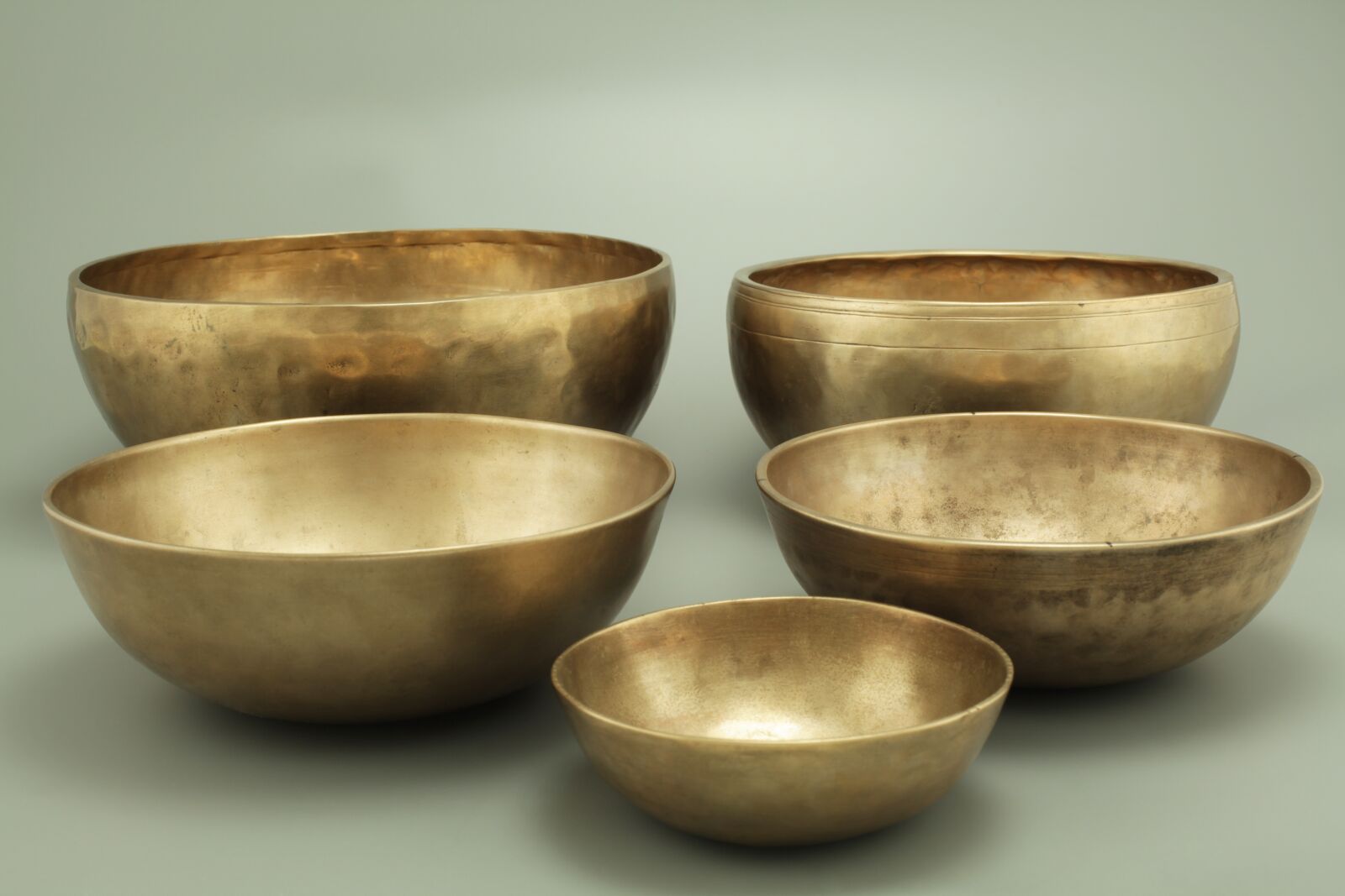 Canon EOS 5D Mark II sample photo. Singing bowls, tibetan bowls photography