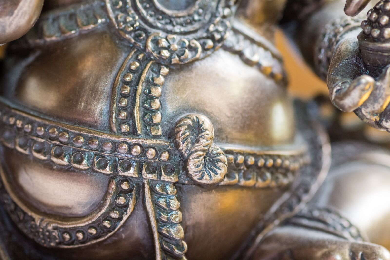 Canon EOS 700D (EOS Rebel T5i / EOS Kiss X7i) sample photo. Ganesha, golden, ornament photography