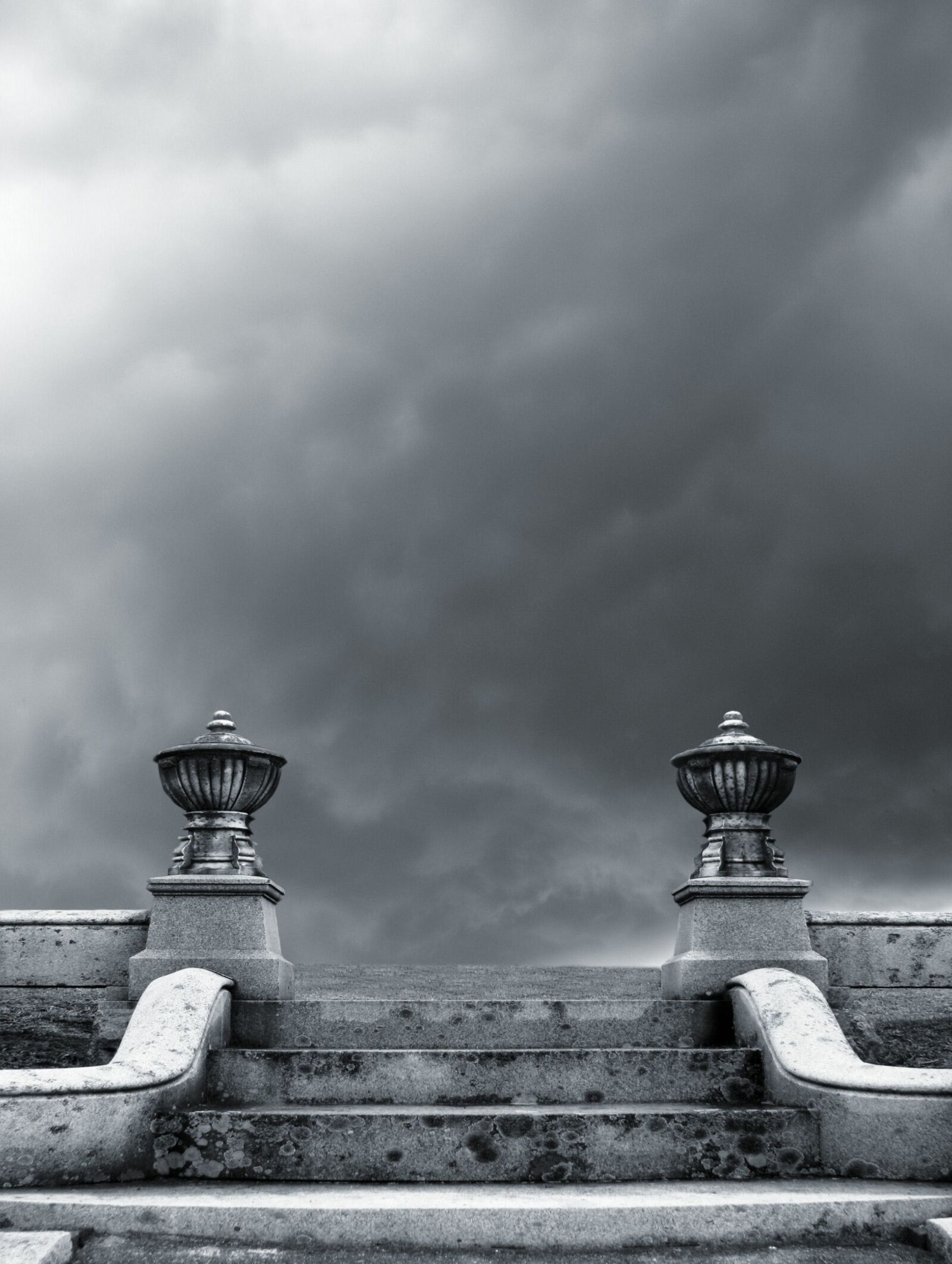 Canon POWERSHOT S5 IS sample photo. Clouds, gloom, stairs photography