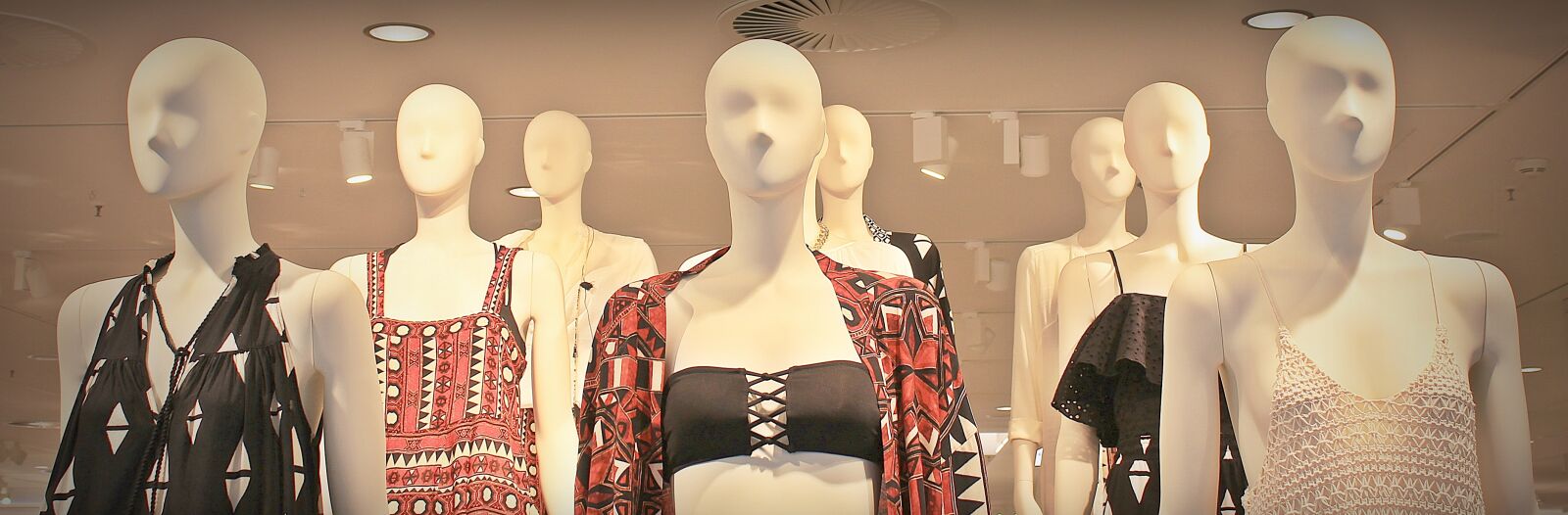 Canon EOS 550D (EOS Rebel T2i / EOS Kiss X4) sample photo. Mannequins, fashion, dolls photography