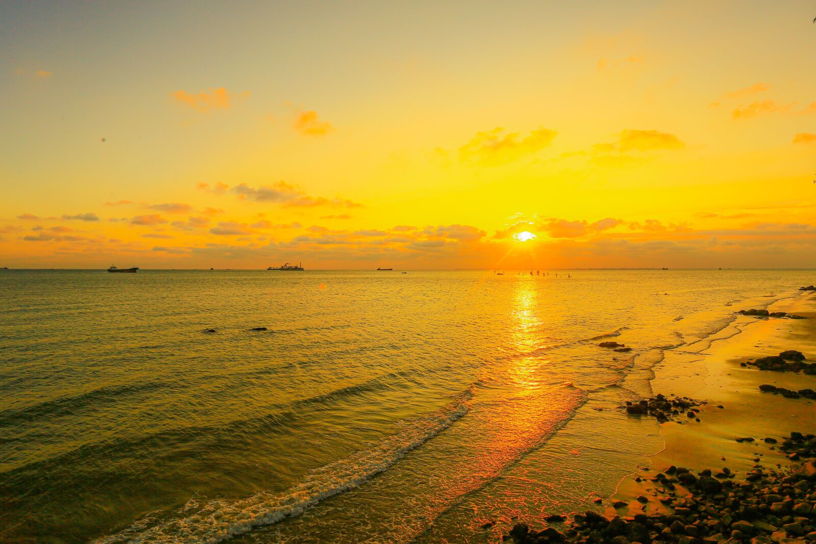 Canon EF 17-40mm F4L USM sample photo. Sunset, sea, sun photography