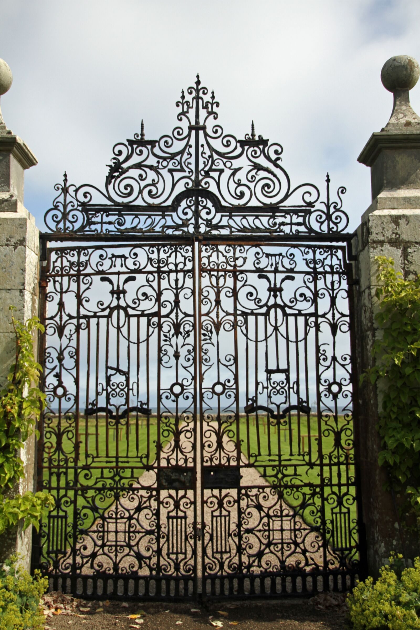 Canon EOS 7D sample photo. Gate, door, entrance photography