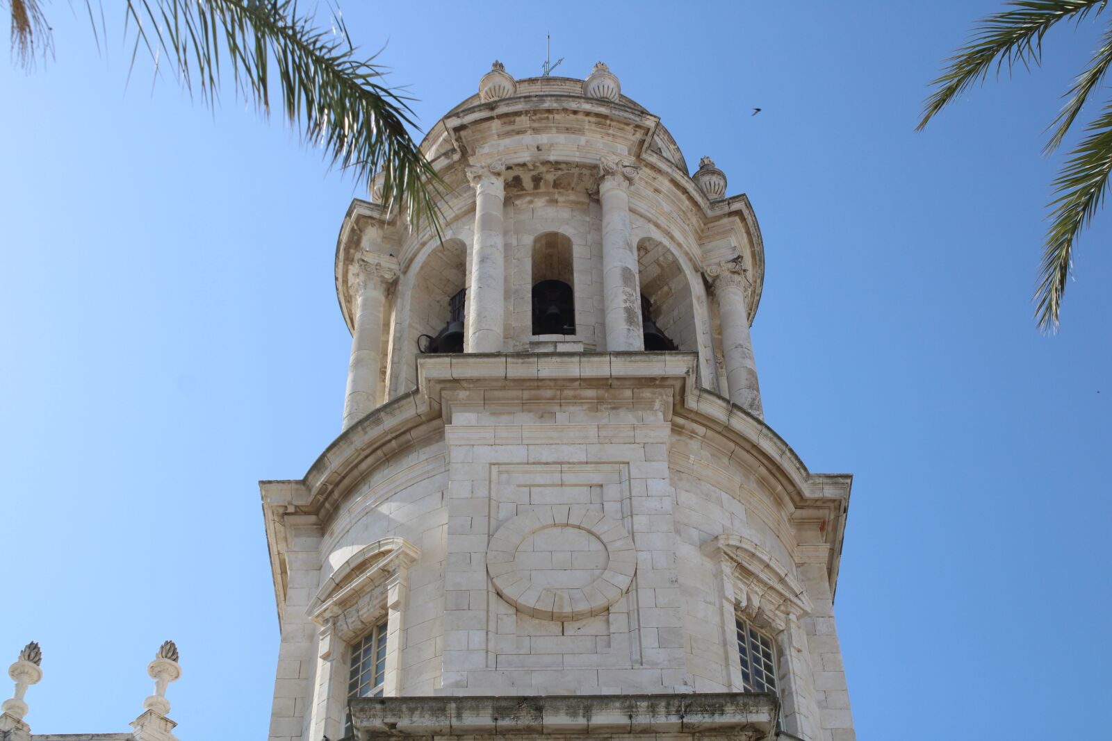 Canon EOS 2000D (EOS Rebel T7 / EOS Kiss X90 / EOS 1500D) sample photo. Tower, cathedral of cadiz photography