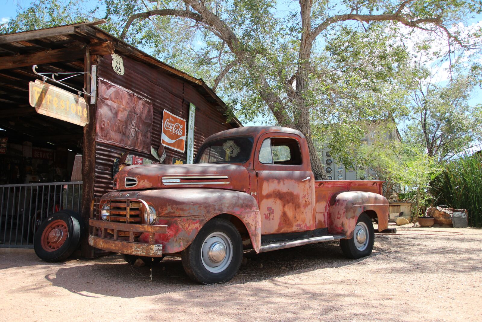 Canon EOS 600D (Rebel EOS T3i / EOS Kiss X5) sample photo. Car, usa, old photography