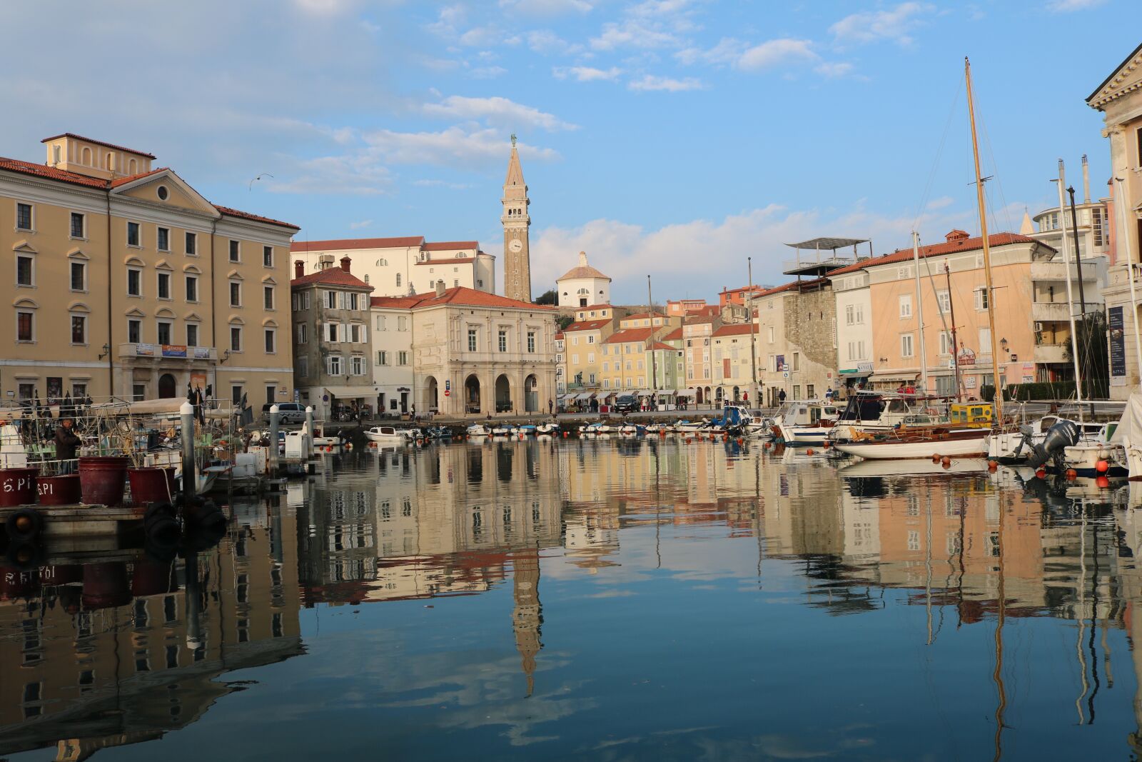 Canon EOS 750D (EOS Rebel T6i / EOS Kiss X8i) sample photo. Slovenia, piran, architecture photography