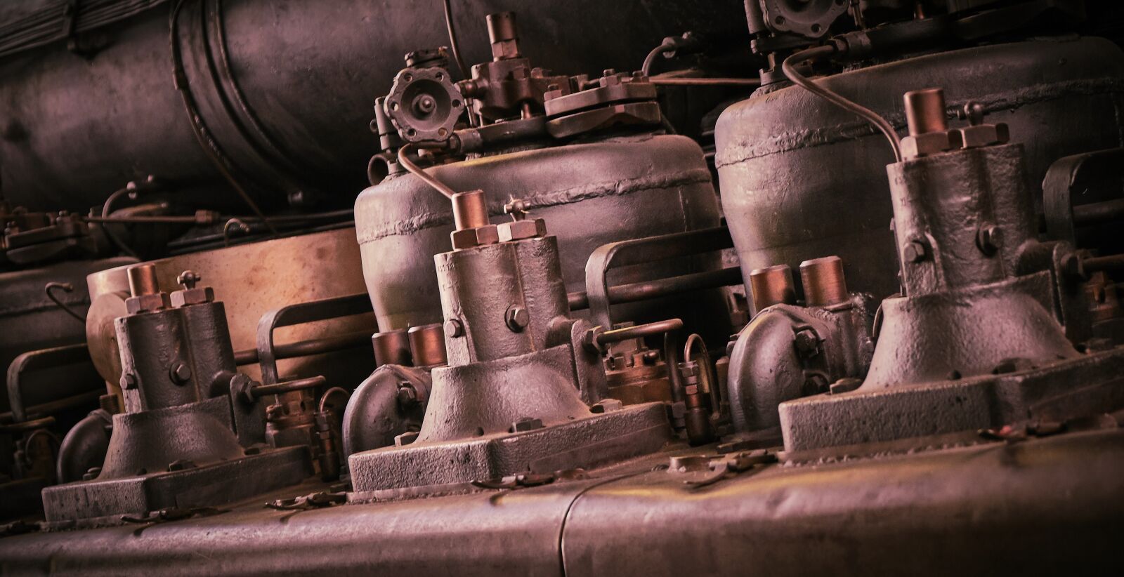 Fujifilm XF 18-55mm F2.8-4 R LM OIS sample photo. Marine engine, old, shine photography