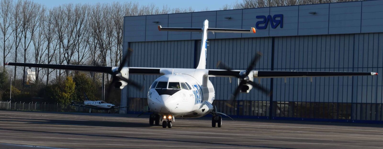 Nikon D3300 sample photo. Flight, aircraft, airport, vehicle photography