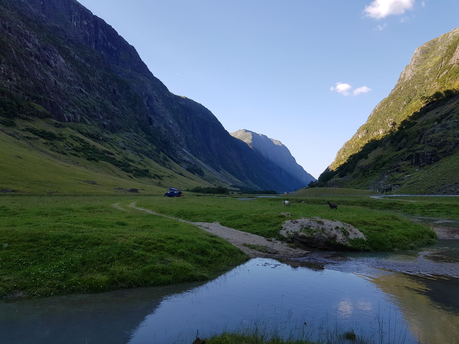 Samsung Galaxy S8 sample photo. Valley, scenic, nature photography