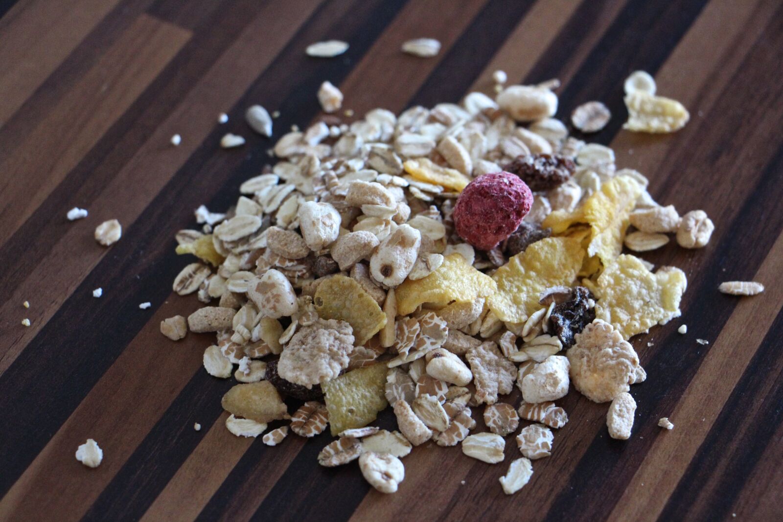 Canon EOS 700D (EOS Rebel T5i / EOS Kiss X7i) sample photo. Muesli, food, eat photography