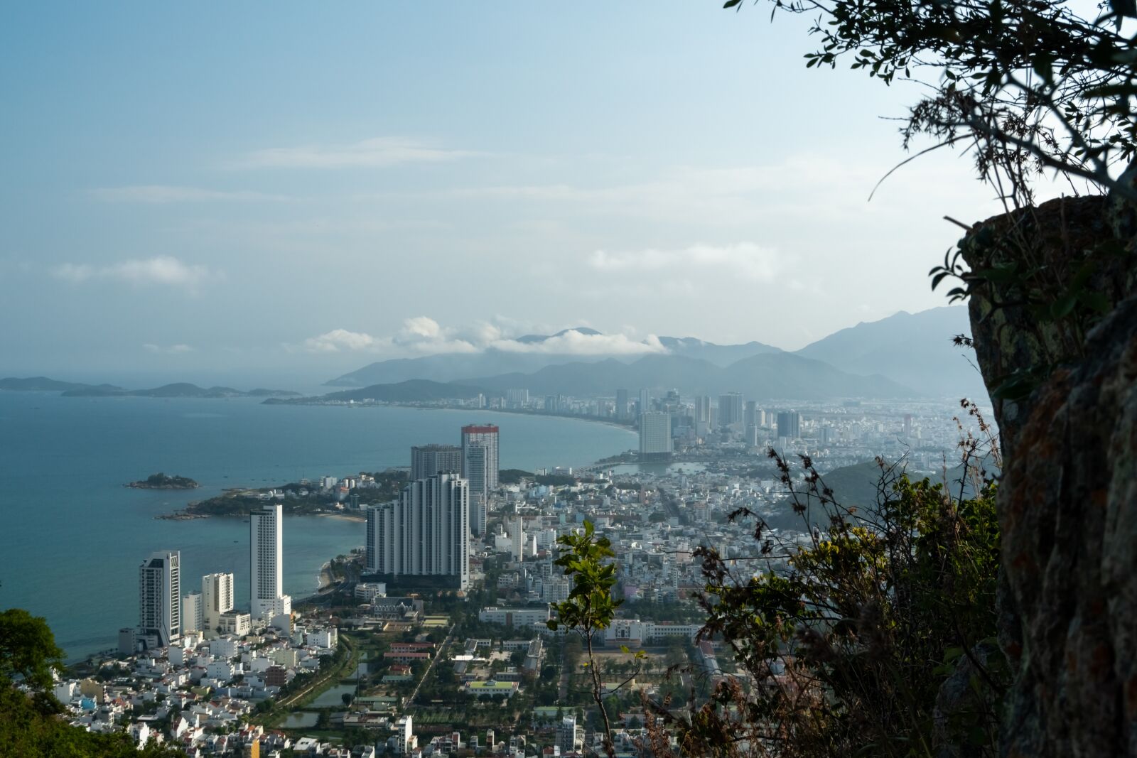 Sony Vario-Tessar T* E 16-70mm F4 ZA OSS sample photo. City, nha trang, vietnam photography
