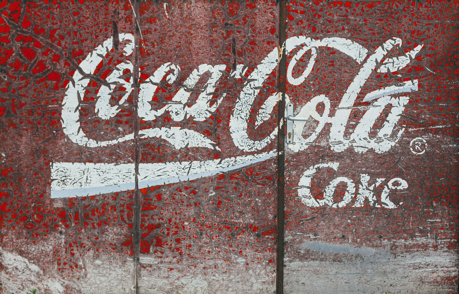 Canon EF 50mm F1.4 USM sample photo. Coca cola, vintage, ad photography